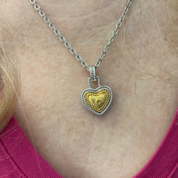 NWOT - Diamonds International Diamond Heart Necklace* - Picture 5 of 10